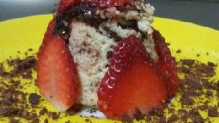 Budino di ricotta e fragole al vapore
