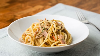 Spaghetti con tonno e limone