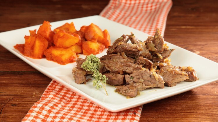Carne sfibrata fritta