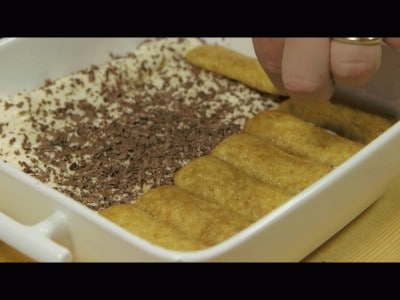 Tiramisù con i pavesini ricetta furba | Cookaround