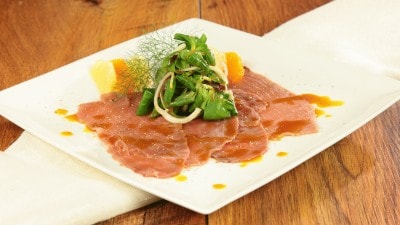 Carpaccio di tonno con salsa agli agrumi