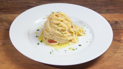 Spaghetti aglio e olio cremosi
