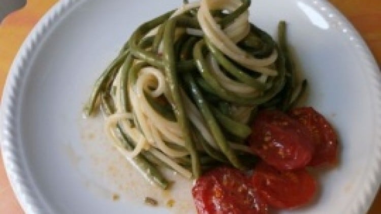 Abbraccio di fagiolini innamorati