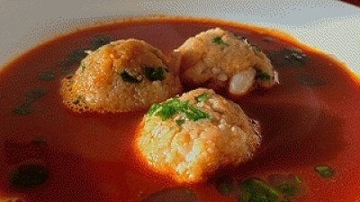 Zuppa con canederli di scampi e gamberi