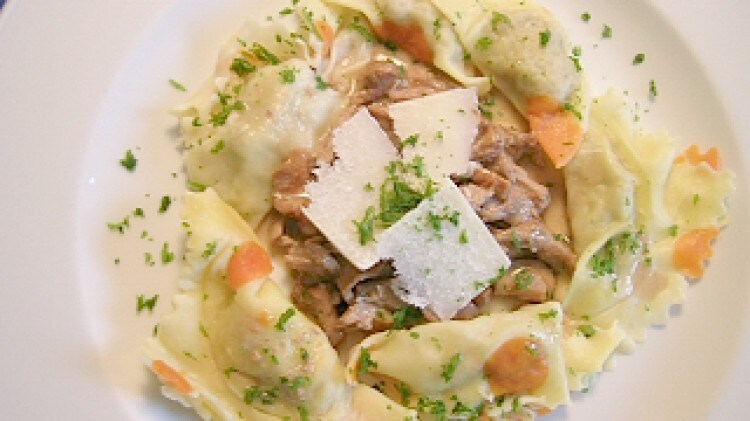 Agnolotti a punti rossi col ripieno di coniglio