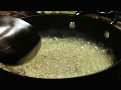 Risotto con zucchine e zafferano: Ricette di Cookaround ...