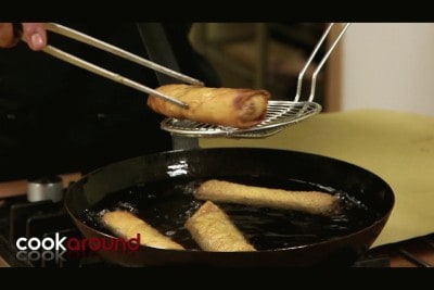 Involtini primavera ripieni di spaghettini di soia