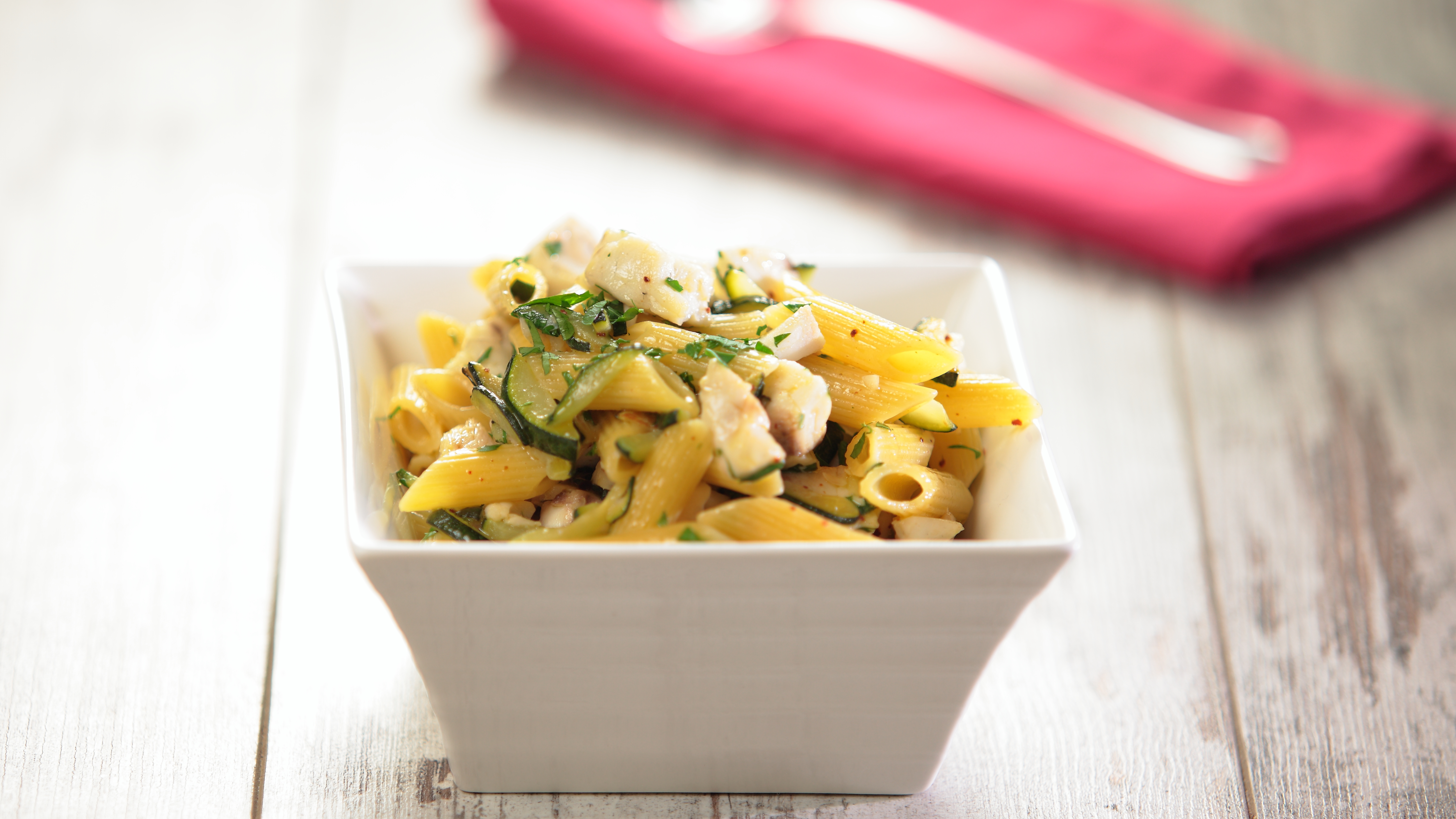 Mezze penne con zucchine e crema di mandorle | Cookaround