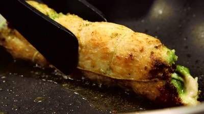 Involtini di petto di pollo con pesto | Cookaround