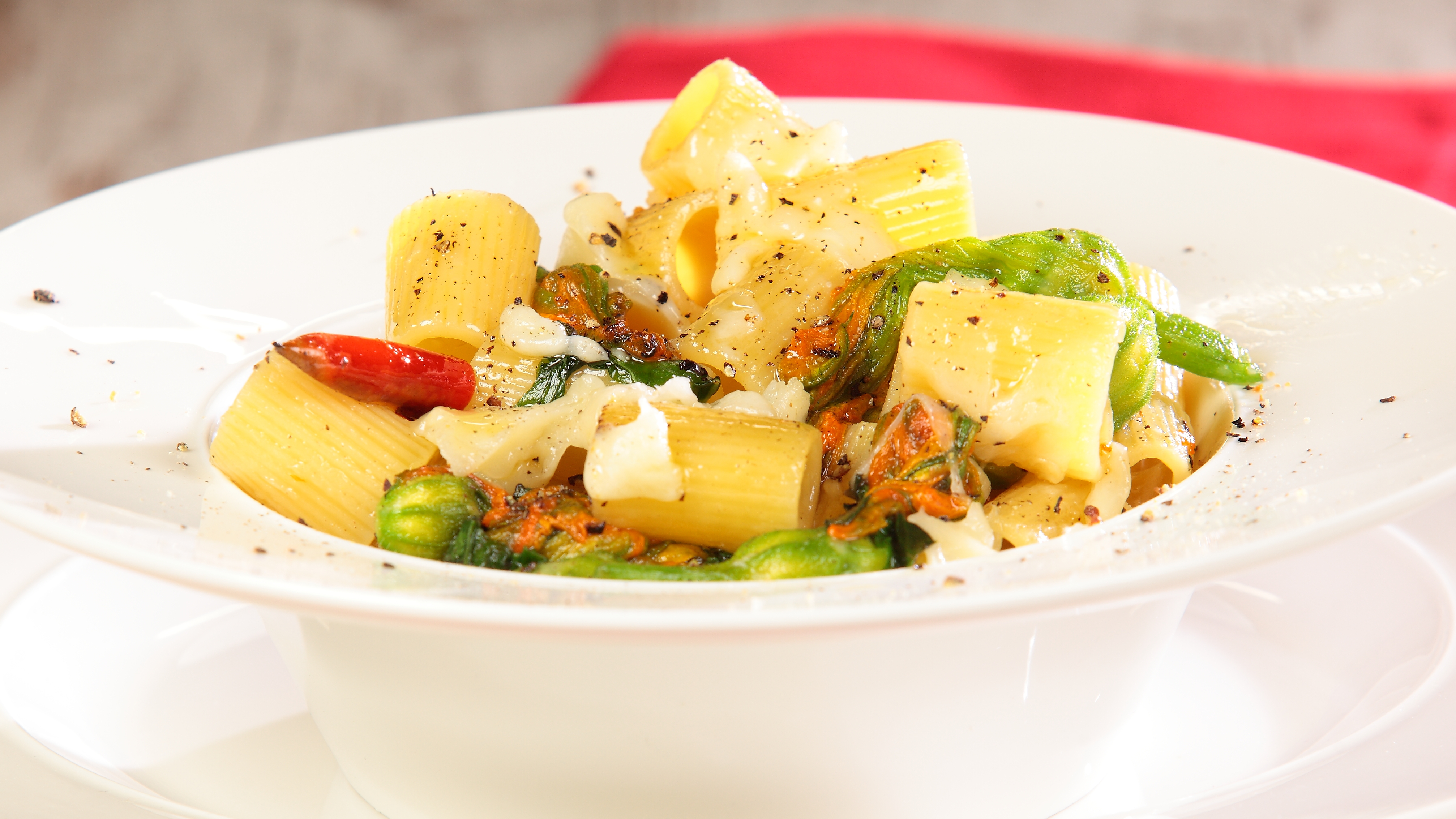 Mezze maniche zucca e gamberi Cookaround