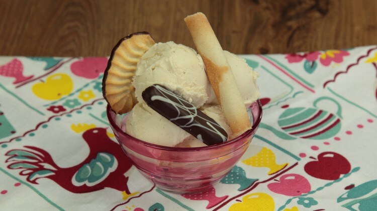 Gelato di mandorle