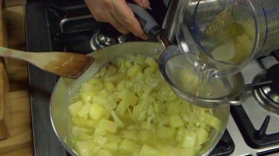 FRITTATA DI PORRI IN PADELLA - Ricetta salvacena pronta in 15 minuti!