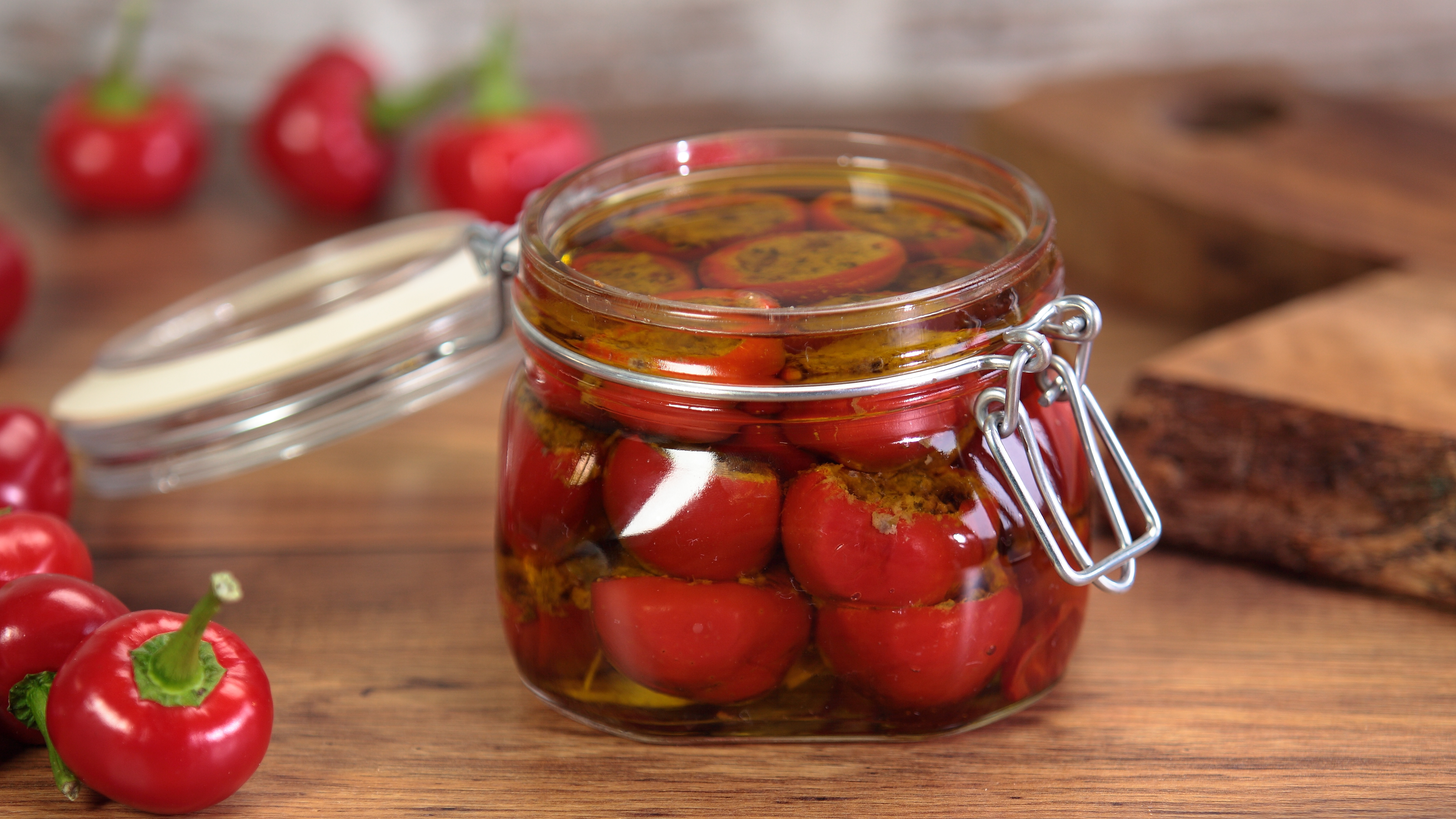 Peperoncini ripieni con crema di tonno | Cookaround