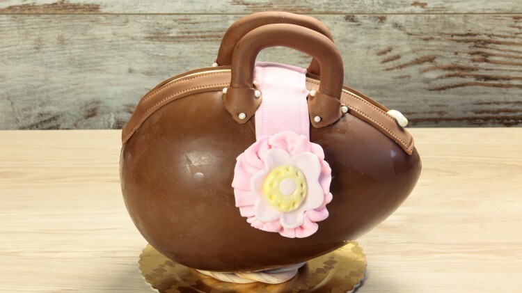 Uovo di Pasqua a borsetta