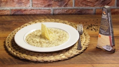 Risotto al parmigiano in due consistenze