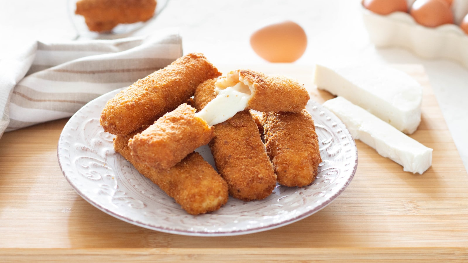 Formaggio fritto, antipasto goloso e croccante