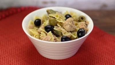 Pasta carciofi, olive e tonno