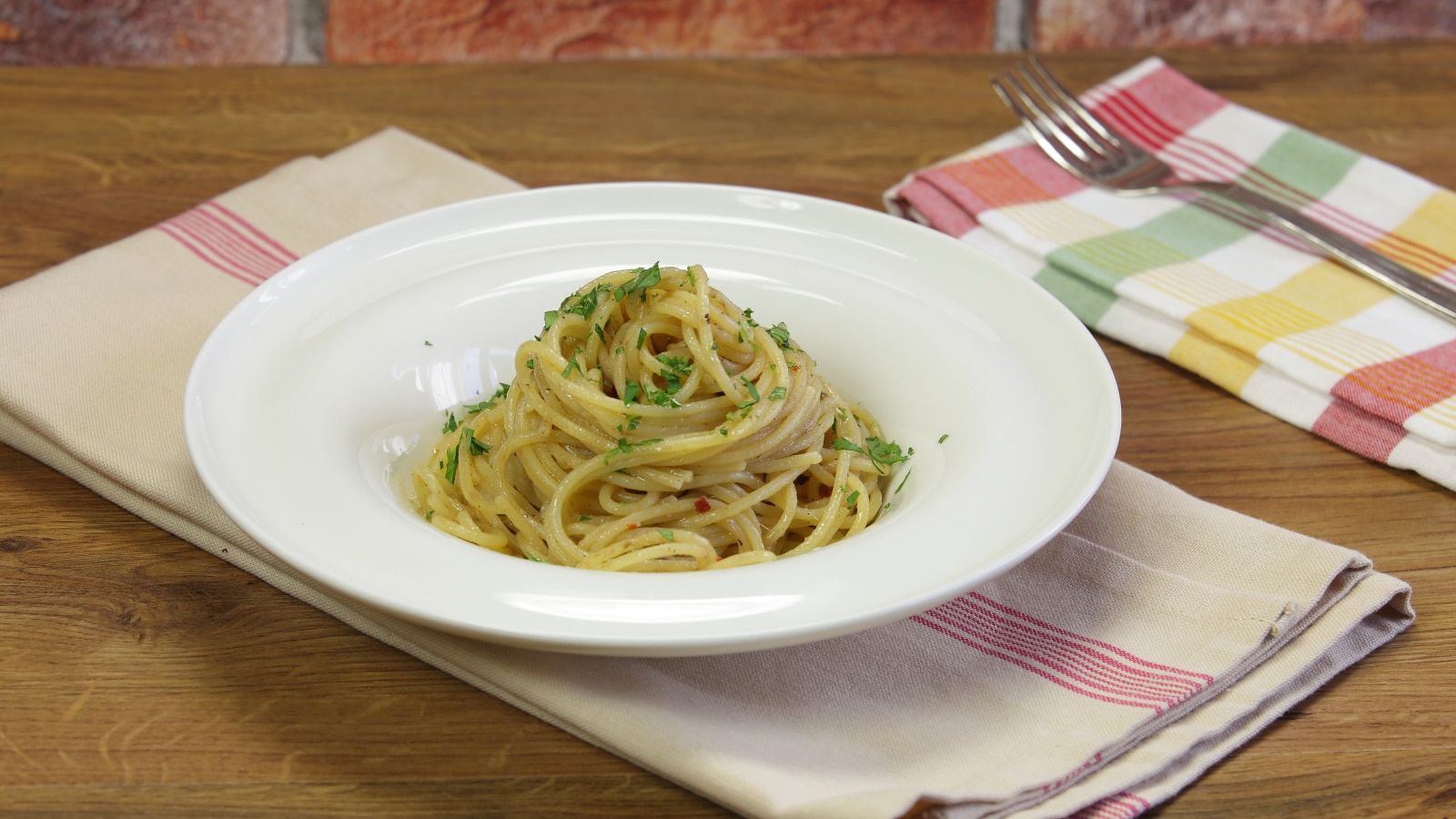 Spaghetti Con Le Acciughe Semplici E Veloci Cookaround