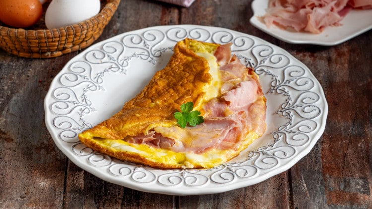 Omelette al prosciutto | Cookaround