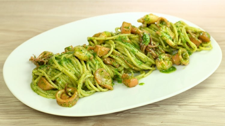 Spaghetti misto mare in verde