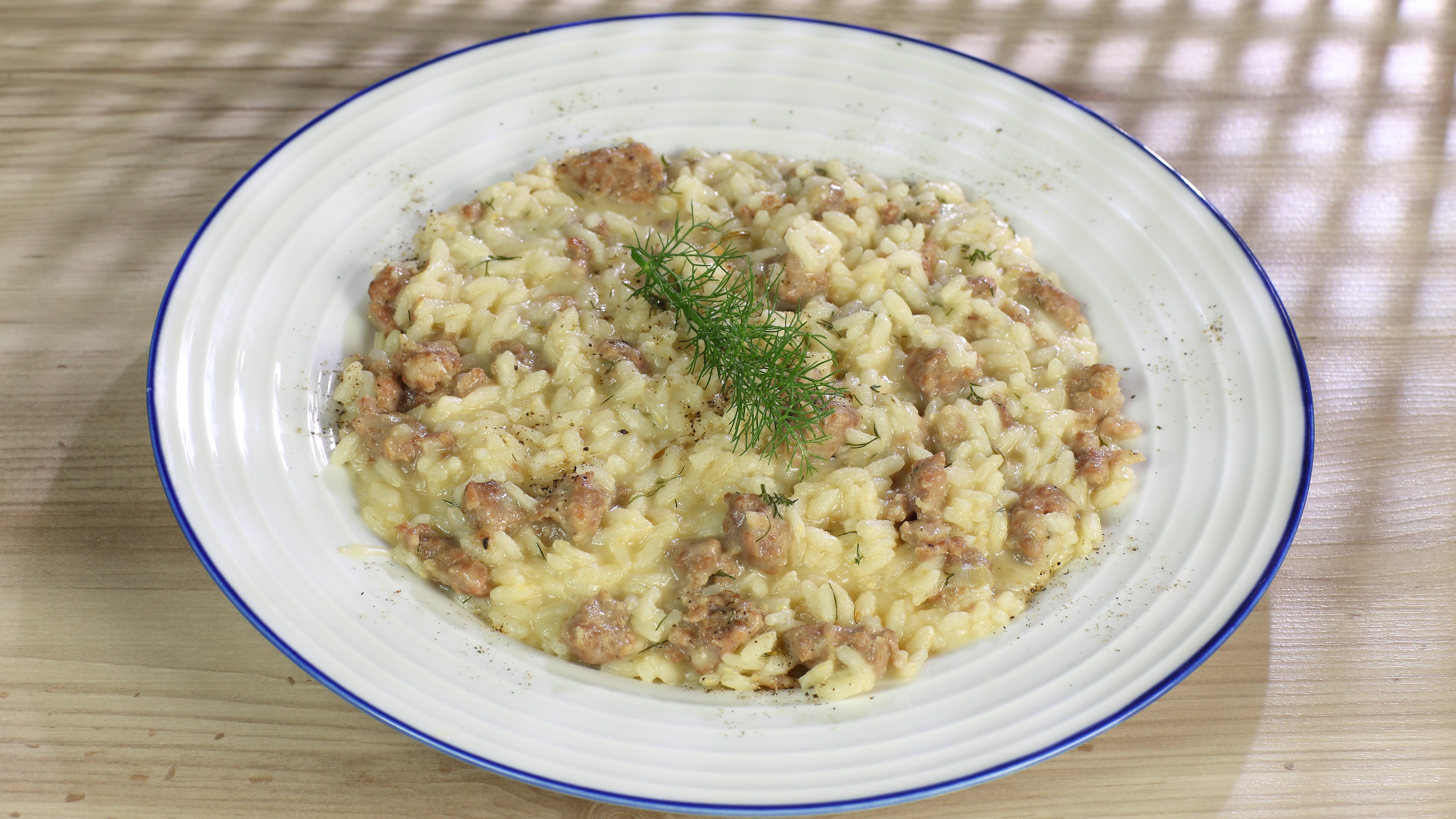 Risotto con la salsiccia: ricetta facilissima