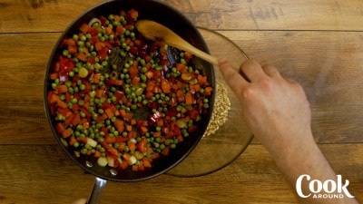 Insalata di orzo con pollo e carote