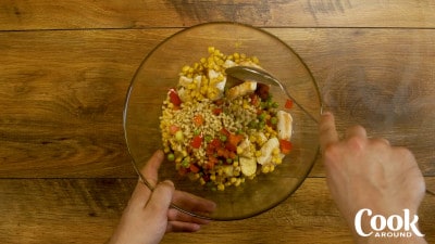 Insalata di orzo con pollo e carote