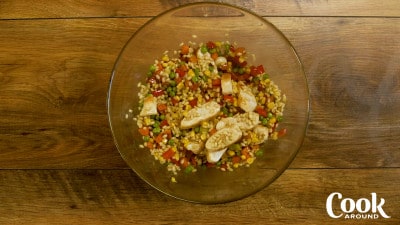 Insalata di orzo con pollo e carote