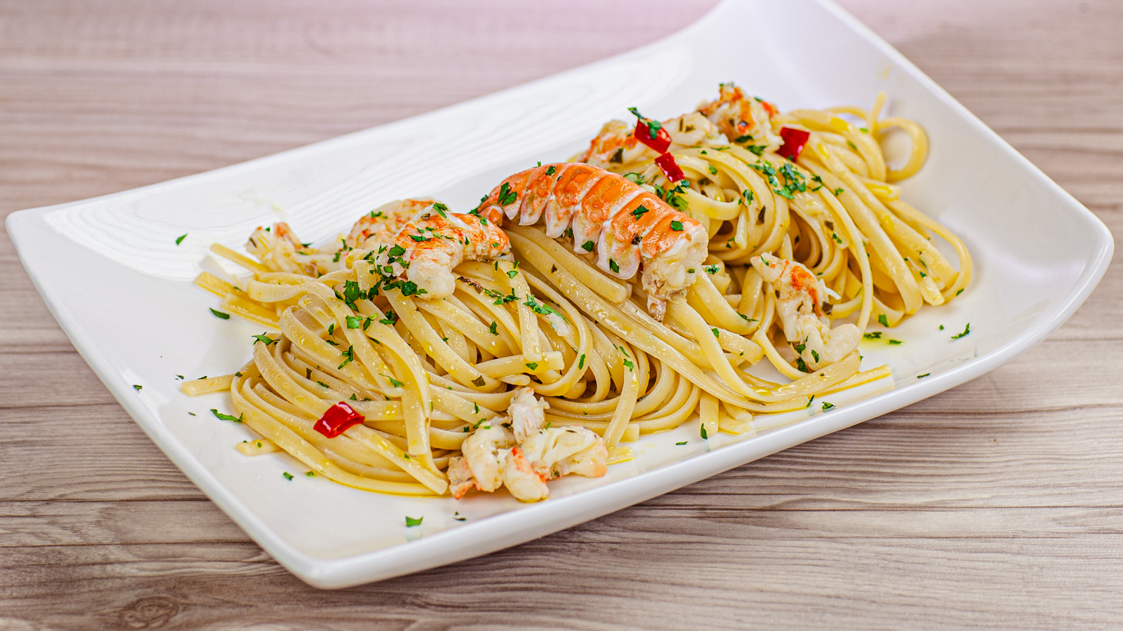 Linguine scampi e trevigiano Ricette di Cookaround Cookaround