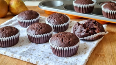 Muffin al cioccolato e pere