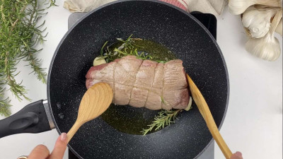 Roast beef di manzo morbido e succoso: ricetta facile | Cookaround