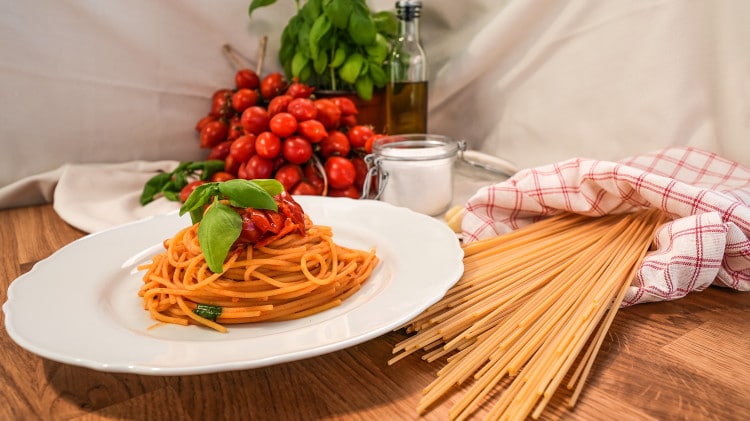 CAMPANIA-Spaghetti con pomodorini del Piennolo