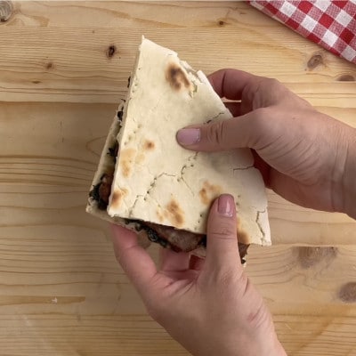 Torta al testo ricetta della tradizione Umbra