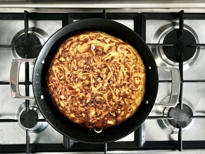 Frittata di pasta ricetta del recupero dopo le feste