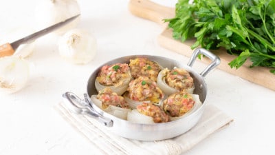 Cipolle ripiene in padella