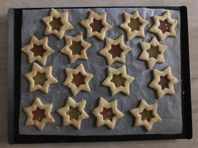 Una ricetta per Natale: biscotti di vetro