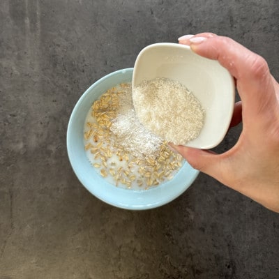 Fai sempre una sana colazione, prova il porridge con yogurt greco