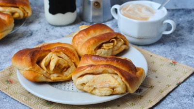 BeliceWeb.it - Franzbrotchen al kefir e mele: ricetta soffice con cannella