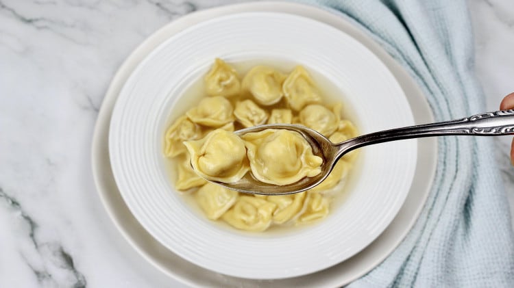 BeliceWeb.it - Cappelletti in brodo: il piatto tradizionale delle feste