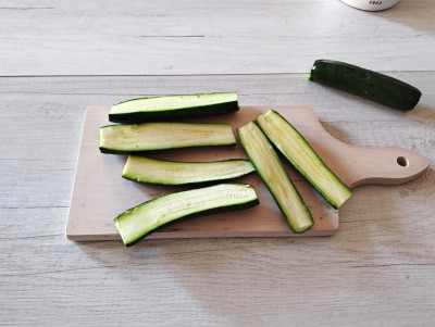 Stick di zucchine in friggitrice ad aria: ricetta croccante e veloce ...