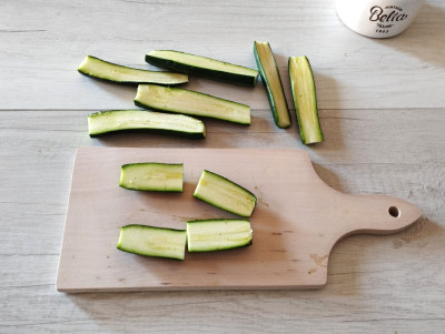 Stick di zucchine in friggitrice ad aria: ricetta croccante e veloce ...