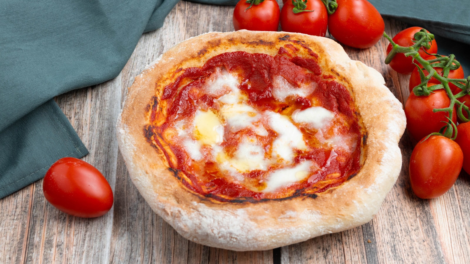 Pizza margherita in friggitrice ad aria