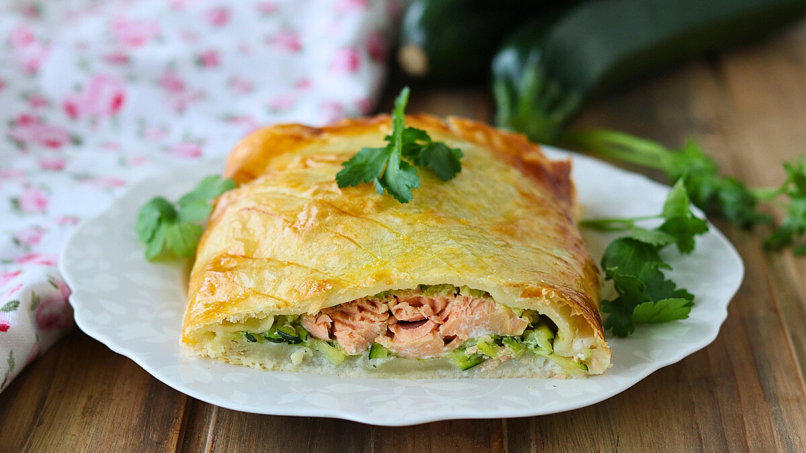 Salmone in crosta di sfoglia: un secondo facile e raffinato