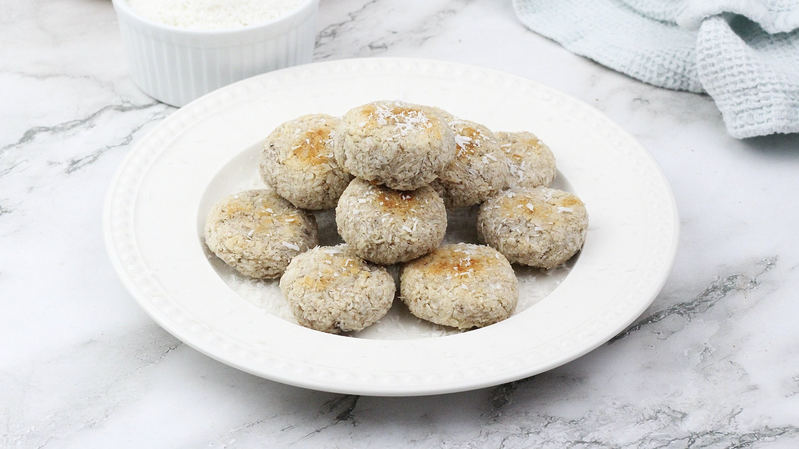 Biscotti al cocco veloci? Ti servono solo 2 ingredienti!