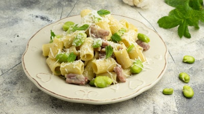 Pasta con fave e pancetta