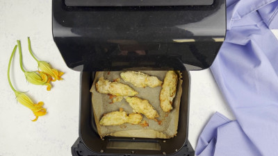 Fiori di Zucca in Friggitrice ad Aria: Croccanti e Leggeri e facili ...