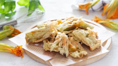 Fiori di zucchina fritti