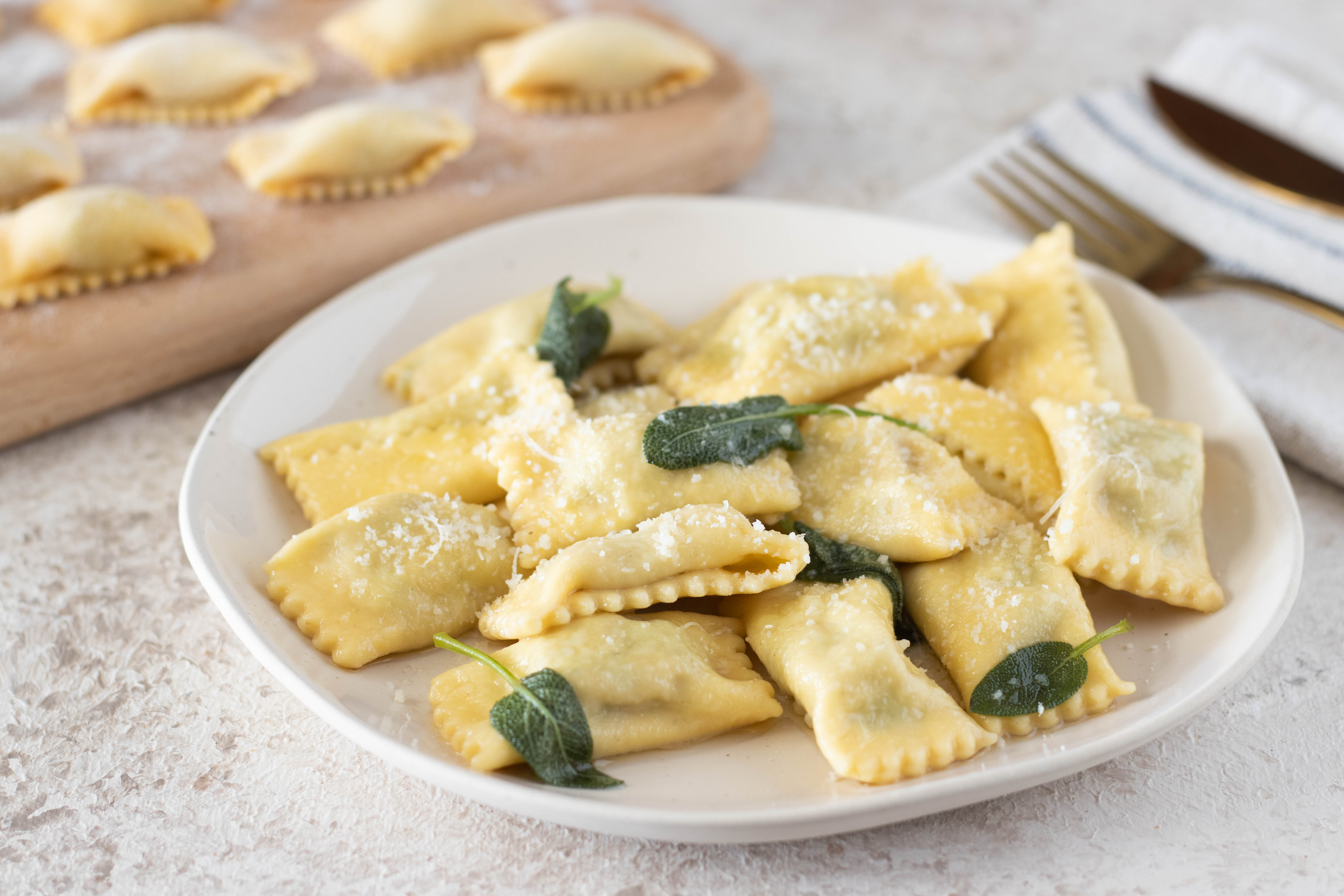 la ricetta perfetta dei Gyoza, i deliziosi ravioli giapponesi | Cookaround
