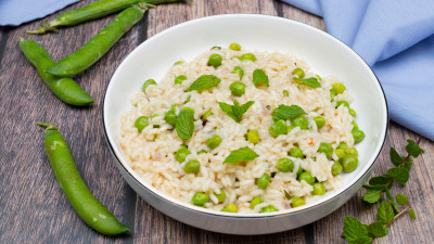 Risotto con piselli freschi e menta