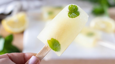 Ghiaccioli Detox Zenzero e Limone Freschissimi e Light